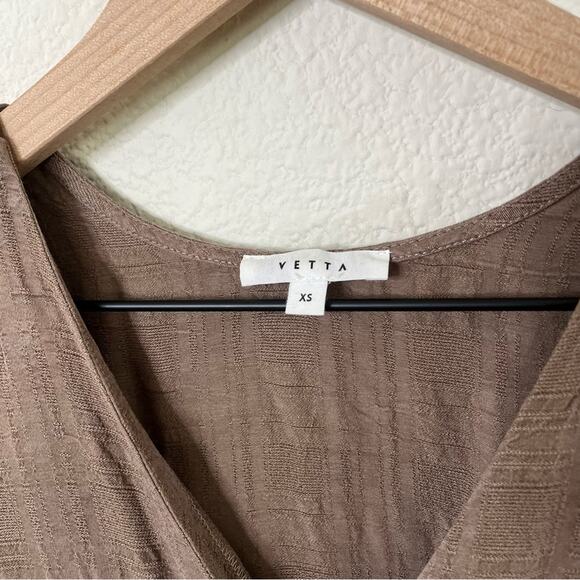 Vetta Textured Button Blouse Womens Tan Shirt Size XS - Picture 5 of 7